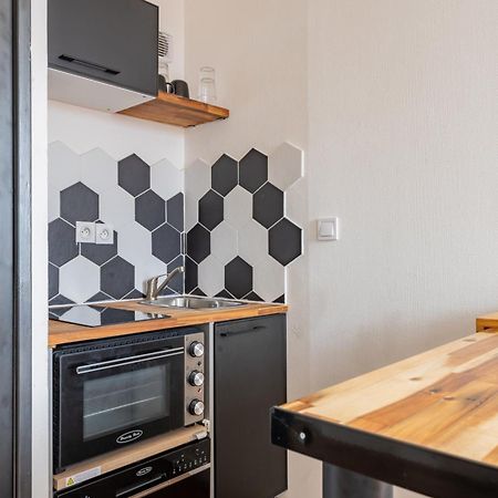 Charlemagne - Studio Confortable Avec Parking Gratuit - Quelques Pas De La Gare, Cuisine, Wifi Apartamento Arras Exterior foto