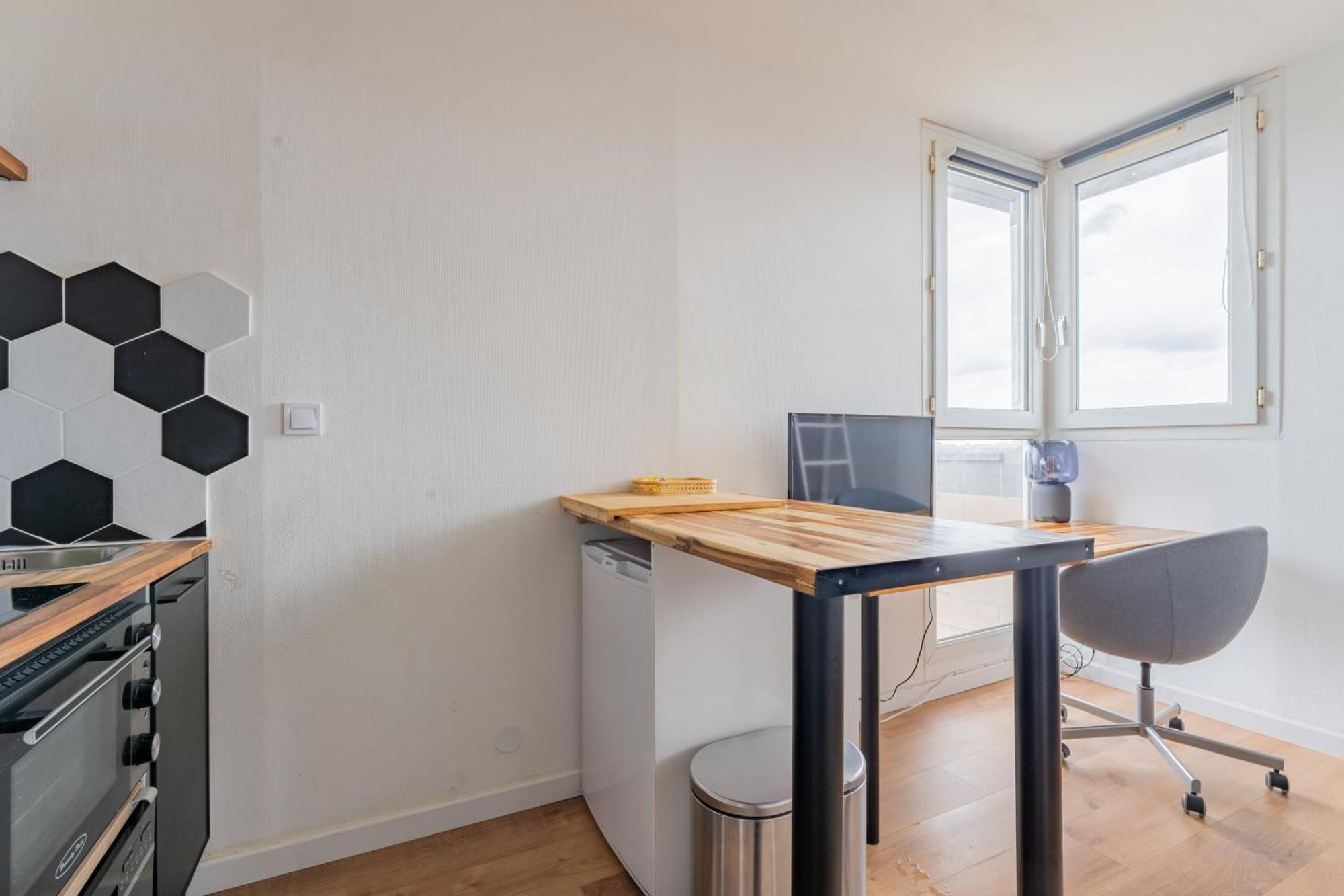 Charlemagne - Studio Confortable Avec Parking Gratuit - Quelques Pas De La Gare, Cuisine, Wifi Apartamento Arras Exterior foto