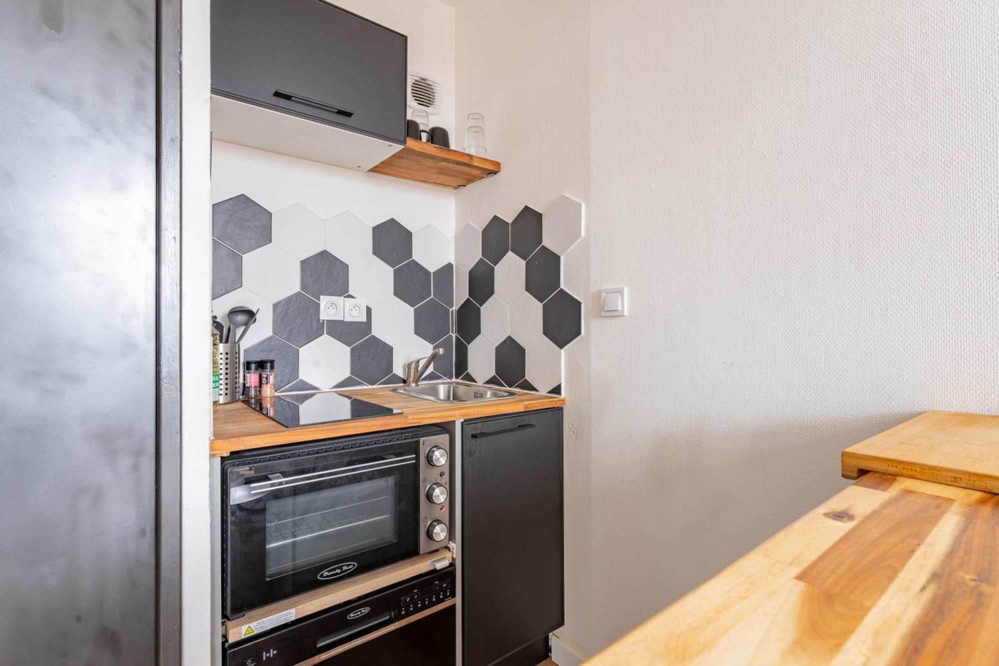 Charlemagne - Studio Confortable Avec Parking Gratuit - Quelques Pas De La Gare, Cuisine, Wifi Apartamento Arras Exterior foto