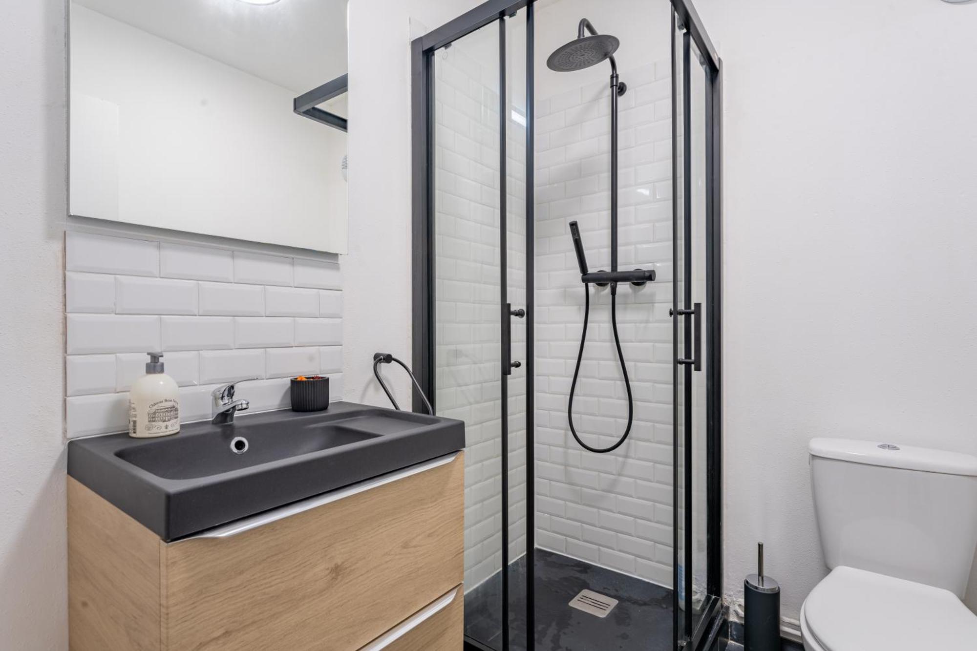 Charlemagne - Studio Confortable Avec Parking Gratuit - Quelques Pas De La Gare, Cuisine, Wifi Apartamento Arras Exterior foto