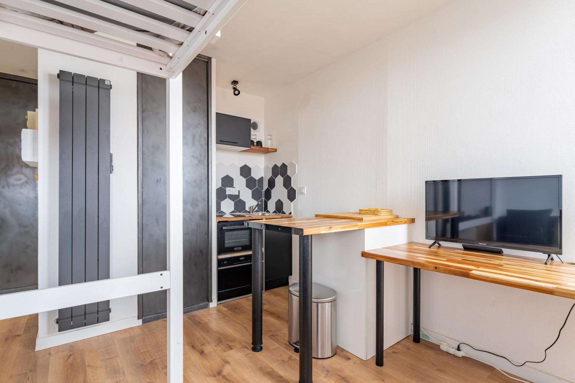 Charlemagne - Studio Confortable Avec Parking Gratuit - Quelques Pas De La Gare, Cuisine, Wifi Apartamento Arras Exterior foto